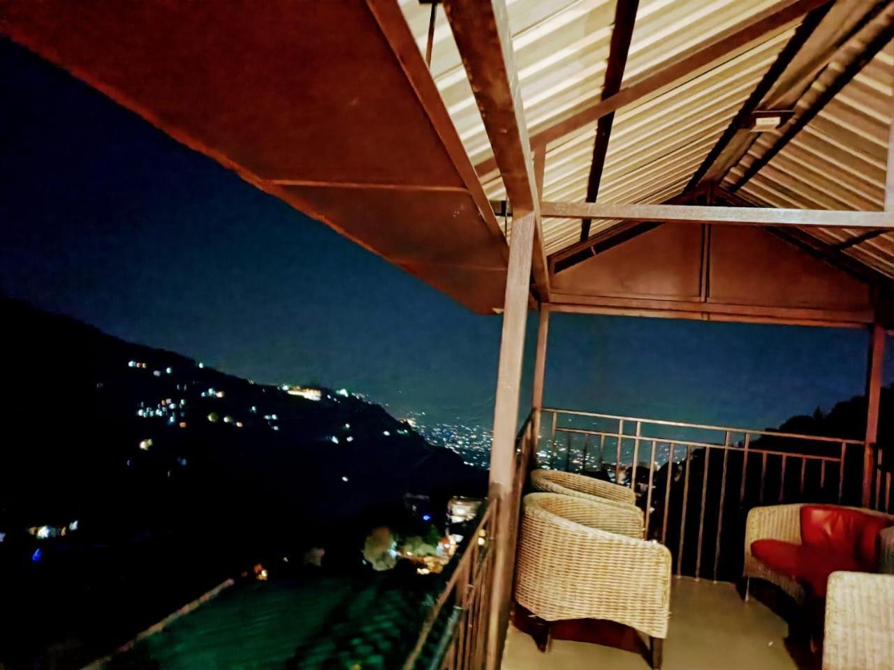 King Castle Mcleodganj-Centrally Heated And Air Cooled- Near Mall Road - Free Parking Дхарамсала Екстериор снимка