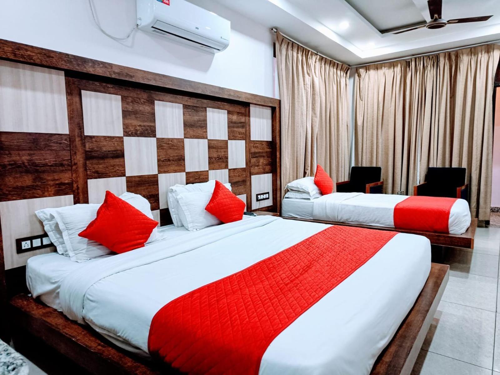 King Castle Mcleodganj-Centrally Heated And Air Cooled- Near Mall Road - Free Parking Дхарамсала Екстериор снимка