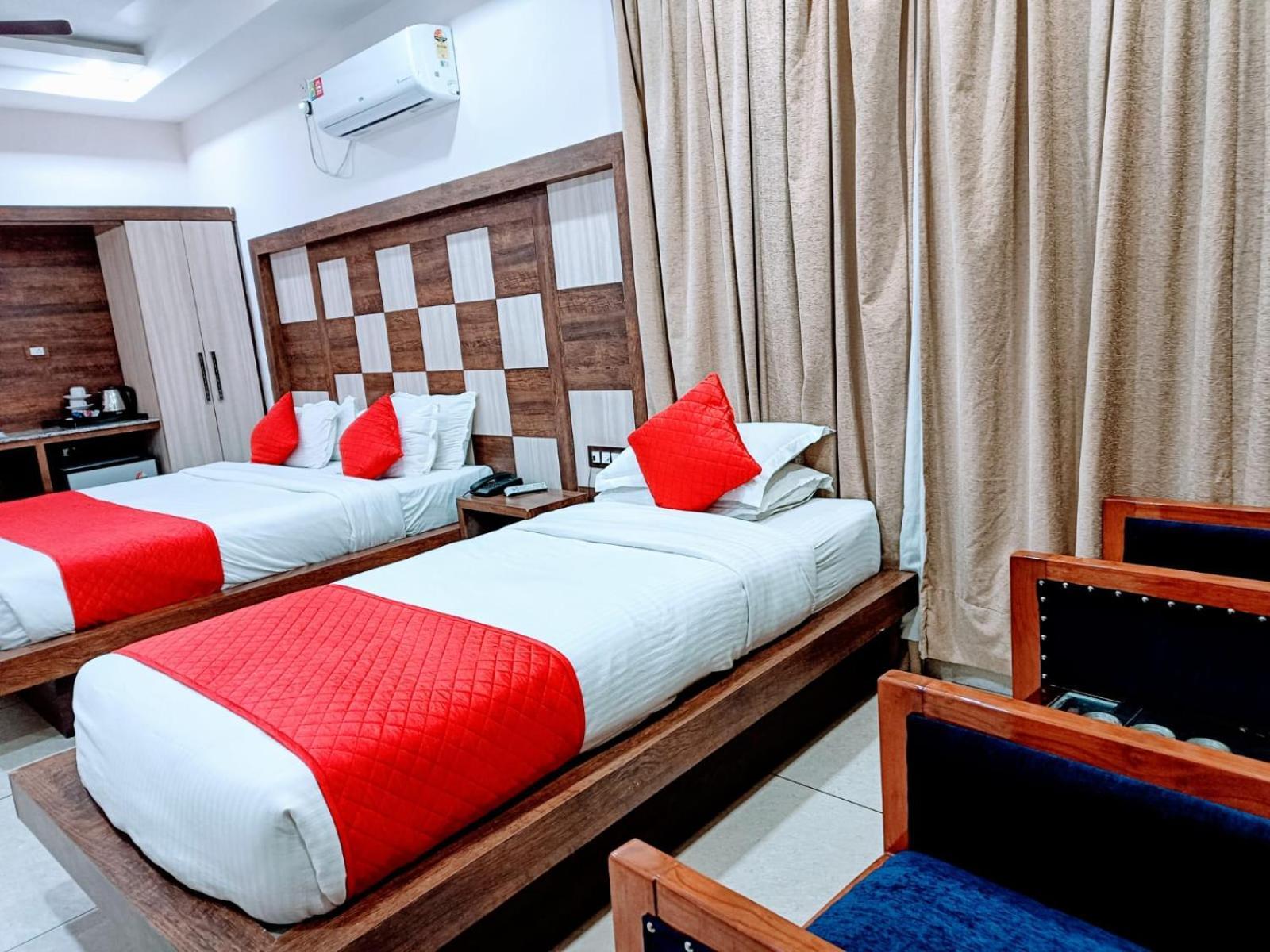 King Castle Mcleodganj-Centrally Heated And Air Cooled- Near Mall Road - Free Parking Дхарамсала Екстериор снимка
