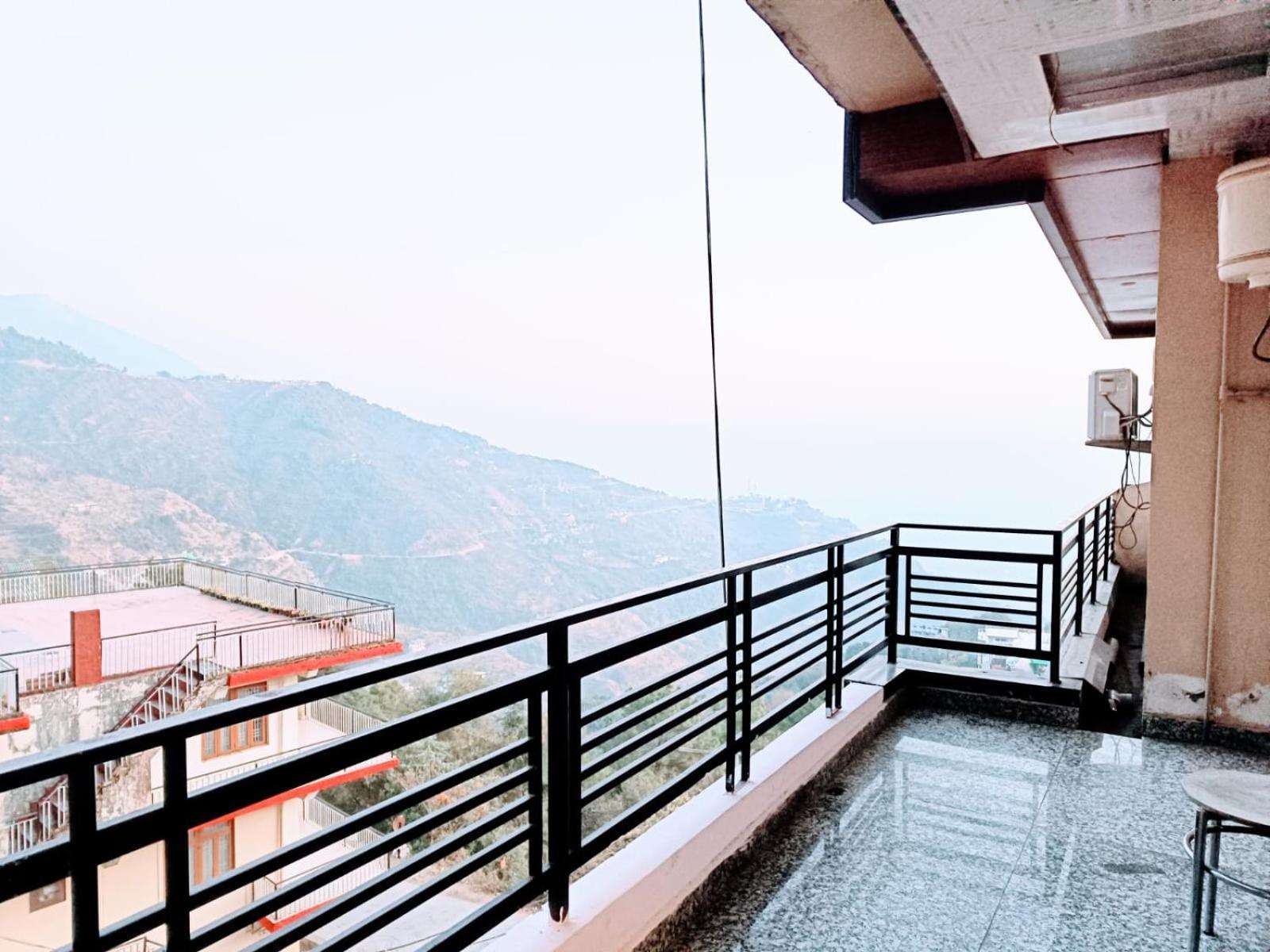 King Castle Mcleodganj-Centrally Heated And Air Cooled- Near Mall Road - Free Parking Дхарамсала Екстериор снимка