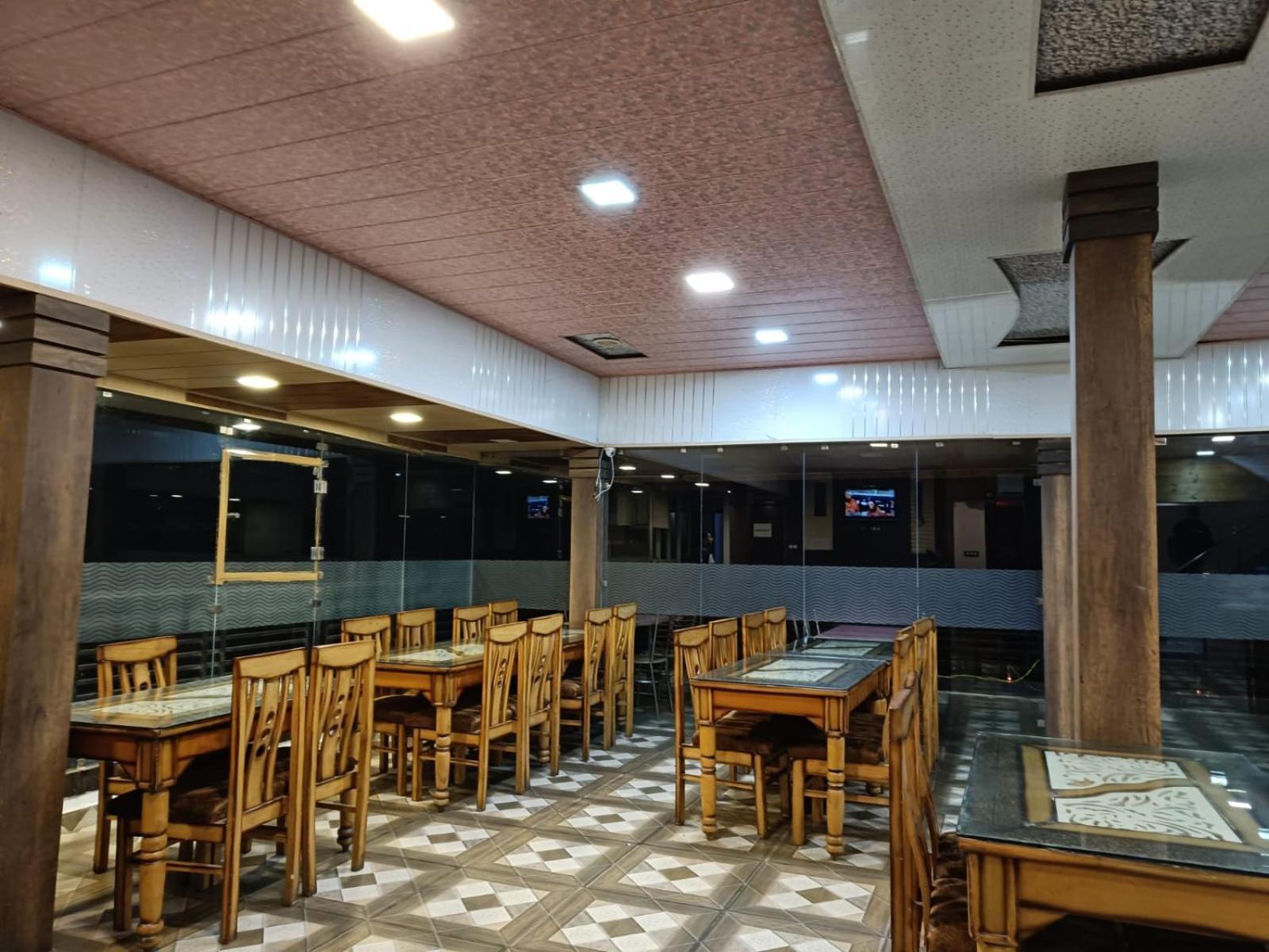 King Castle Mcleodganj-Centrally Heated And Air Cooled- Near Mall Road - Free Parking Дхарамсала Екстериор снимка