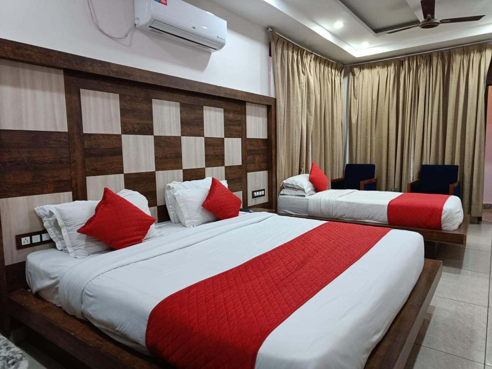 King Castle Mcleodganj-Centrally Heated And Air Cooled- Near Mall Road - Free Parking Дхарамсала Екстериор снимка