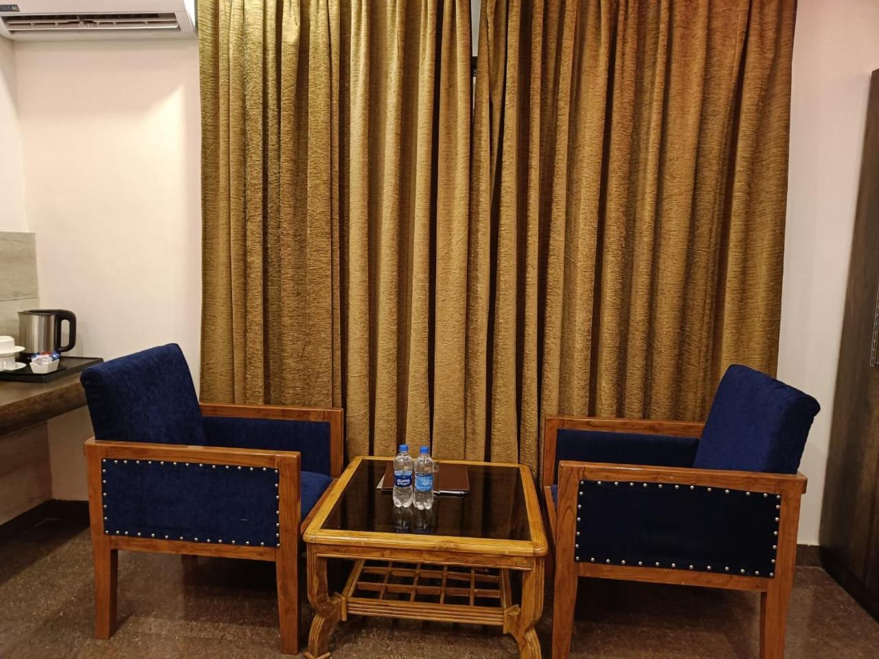 King Castle Mcleodganj-Centrally Heated And Air Cooled- Near Mall Road - Free Parking Дхарамсала Екстериор снимка