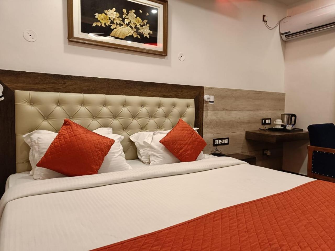 King Castle Mcleodganj-Centrally Heated And Air Cooled- Near Mall Road - Free Parking Дхарамсала Екстериор снимка