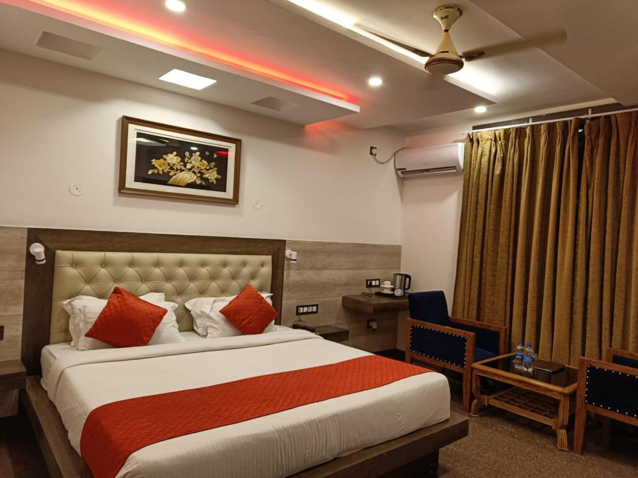 King Castle Mcleodganj-Centrally Heated And Air Cooled- Near Mall Road - Free Parking Дхарамсала Екстериор снимка